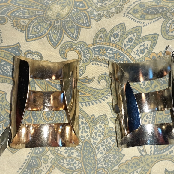 Express Cuff bracelets - Picture 2 of 3